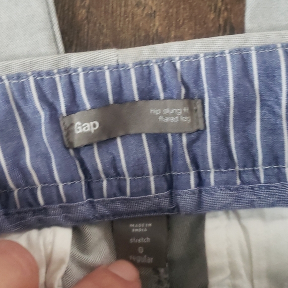 Gap flared leg light gray pants - Picture 2 of 4